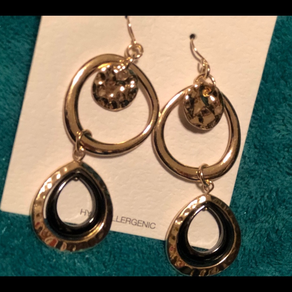 🛍3/$15 Stunning Shiny & Stamped Earrings